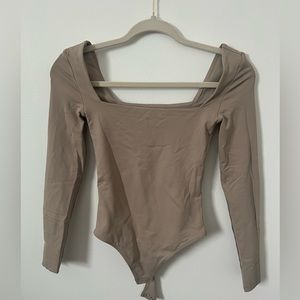 Aritzia Babaton Contour Bodysuit